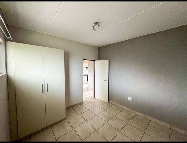 2 BEDROOM APARTMENT FOR SALE IN PROTEA GLEN